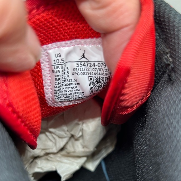 Nike Air Jordan 1 Mid Size Men’s 10.5 - LAST CHANCE!!! - Picture 6 of 14